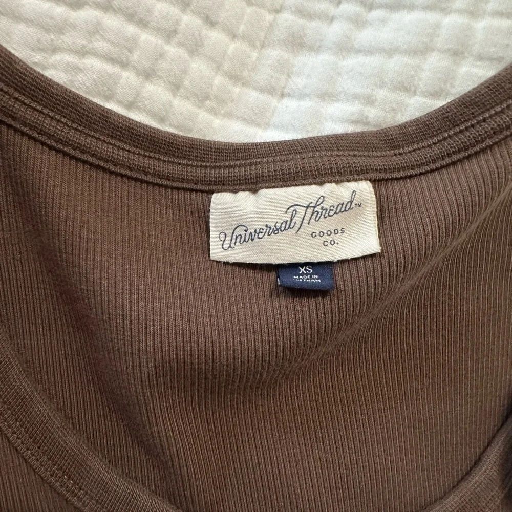 Universal Thread Brown Ribbed Top - Picture 2 of 3